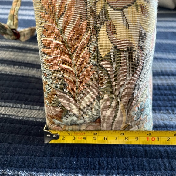 Toby Weston Floral Tapestry Handbag With Adjustable Strap - Picture 14 of 15